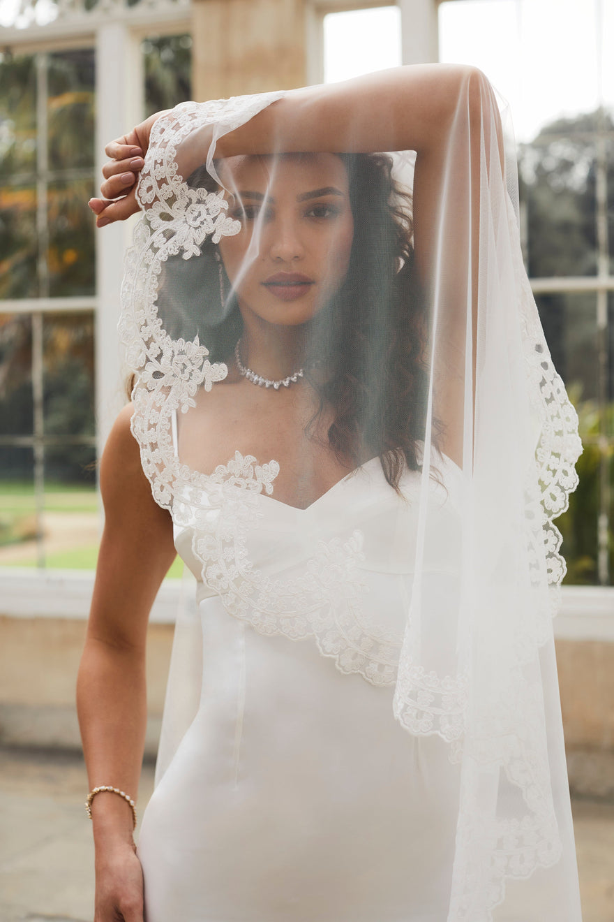 Mia Veil