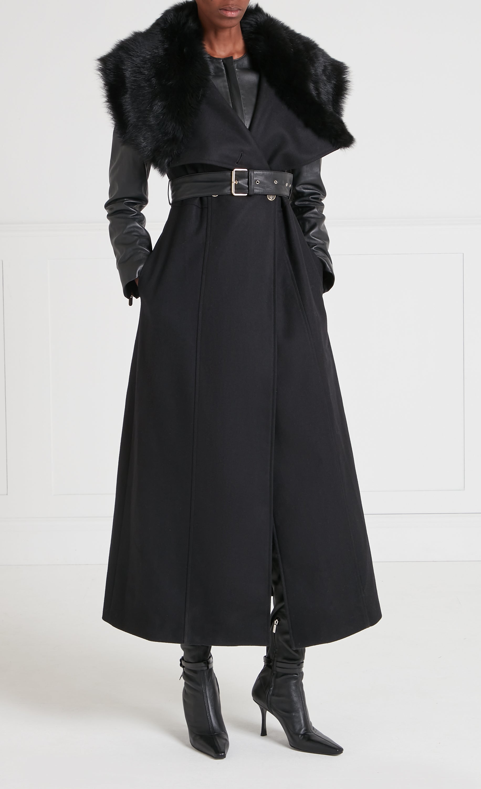 Sovereign Coat - Black