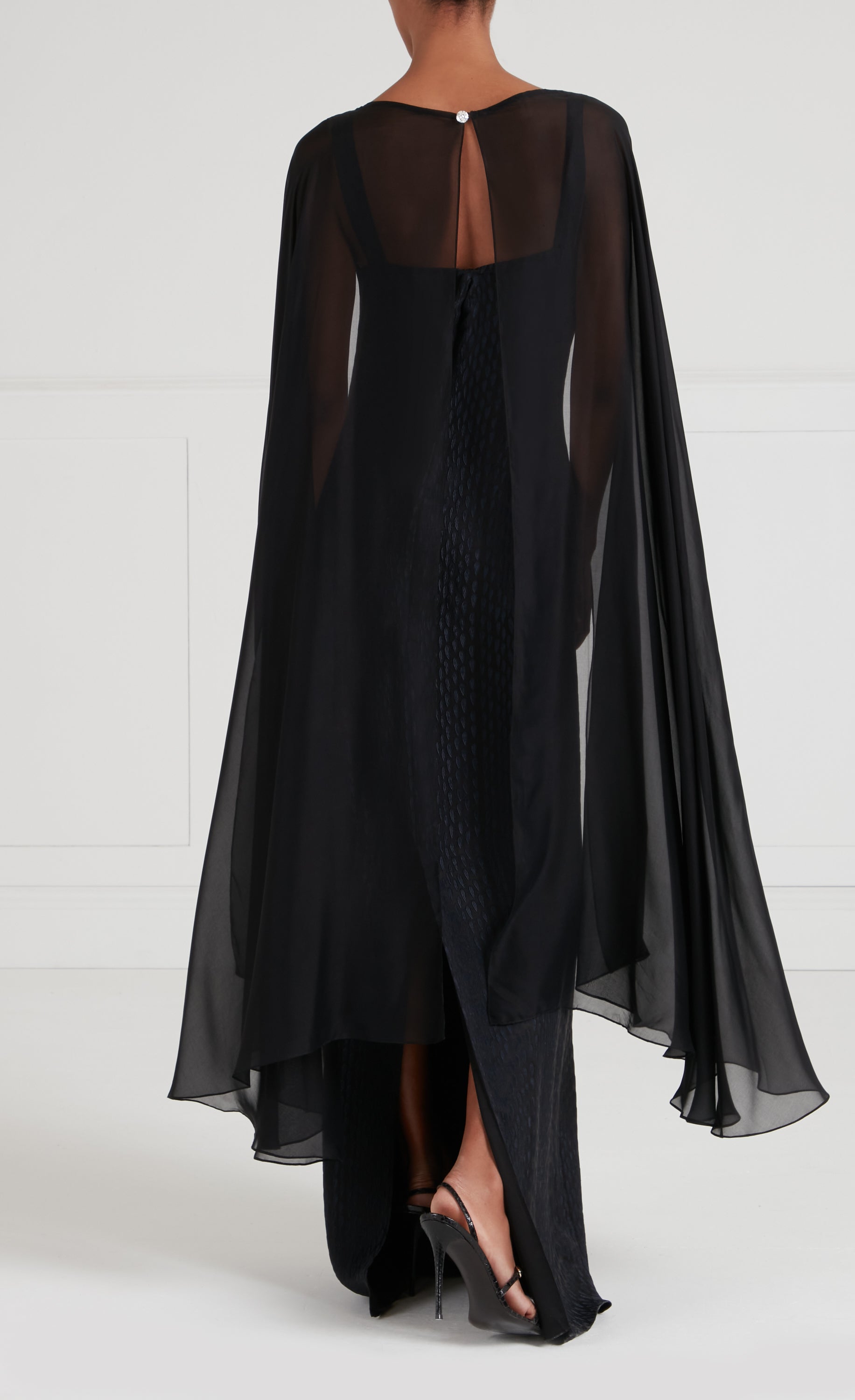 Pyramus Cape Gown - Black