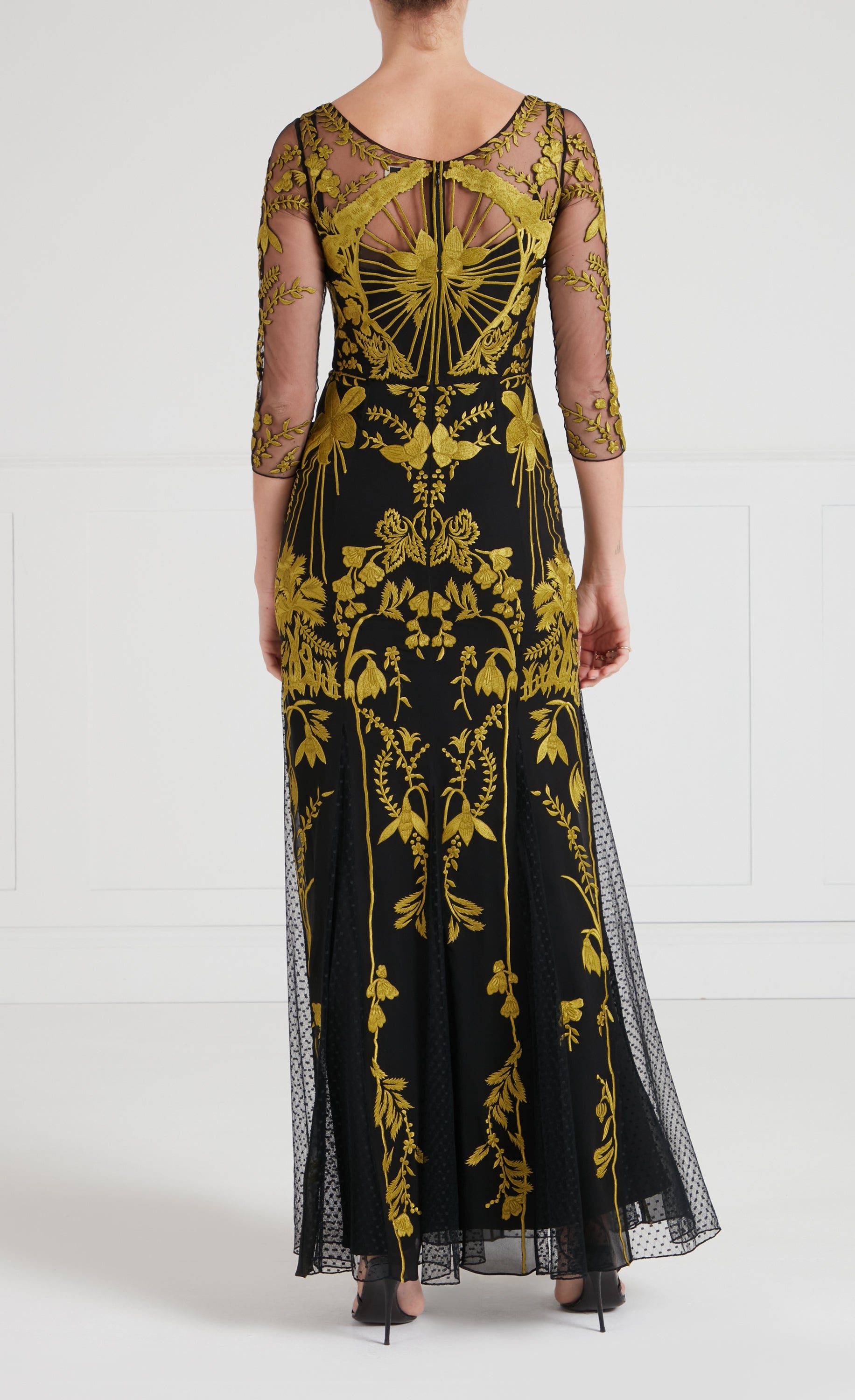Thisbe V-Neck Gown - Black